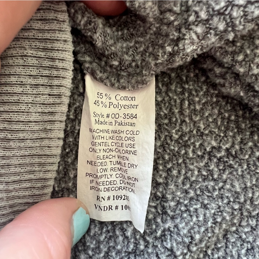 ✅ Ocean Drive Gray Zip-Up Hoodie. Zipper needs sewing - Picture 9 of 9